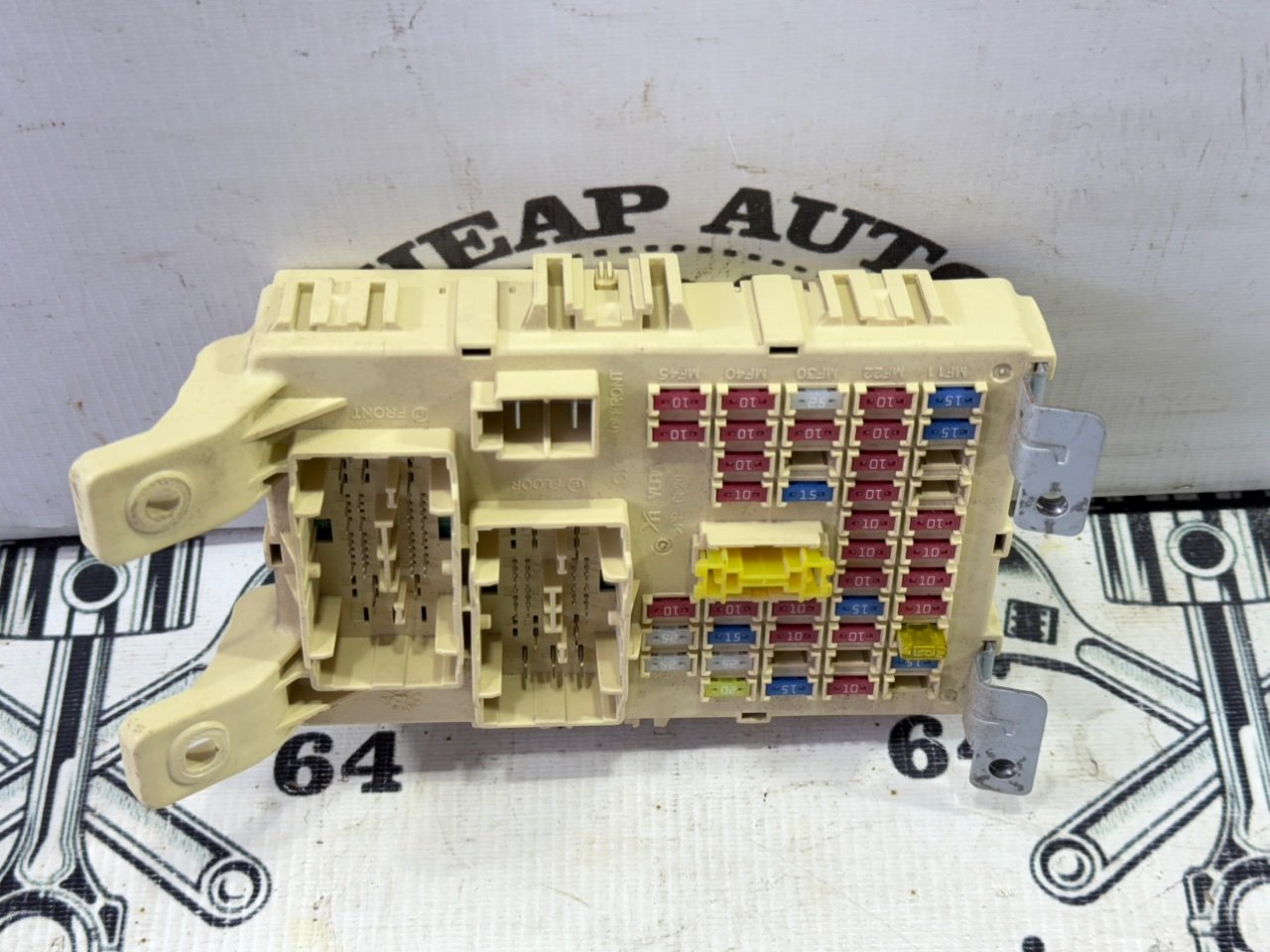 Блок предохранителей салона - Фото 3