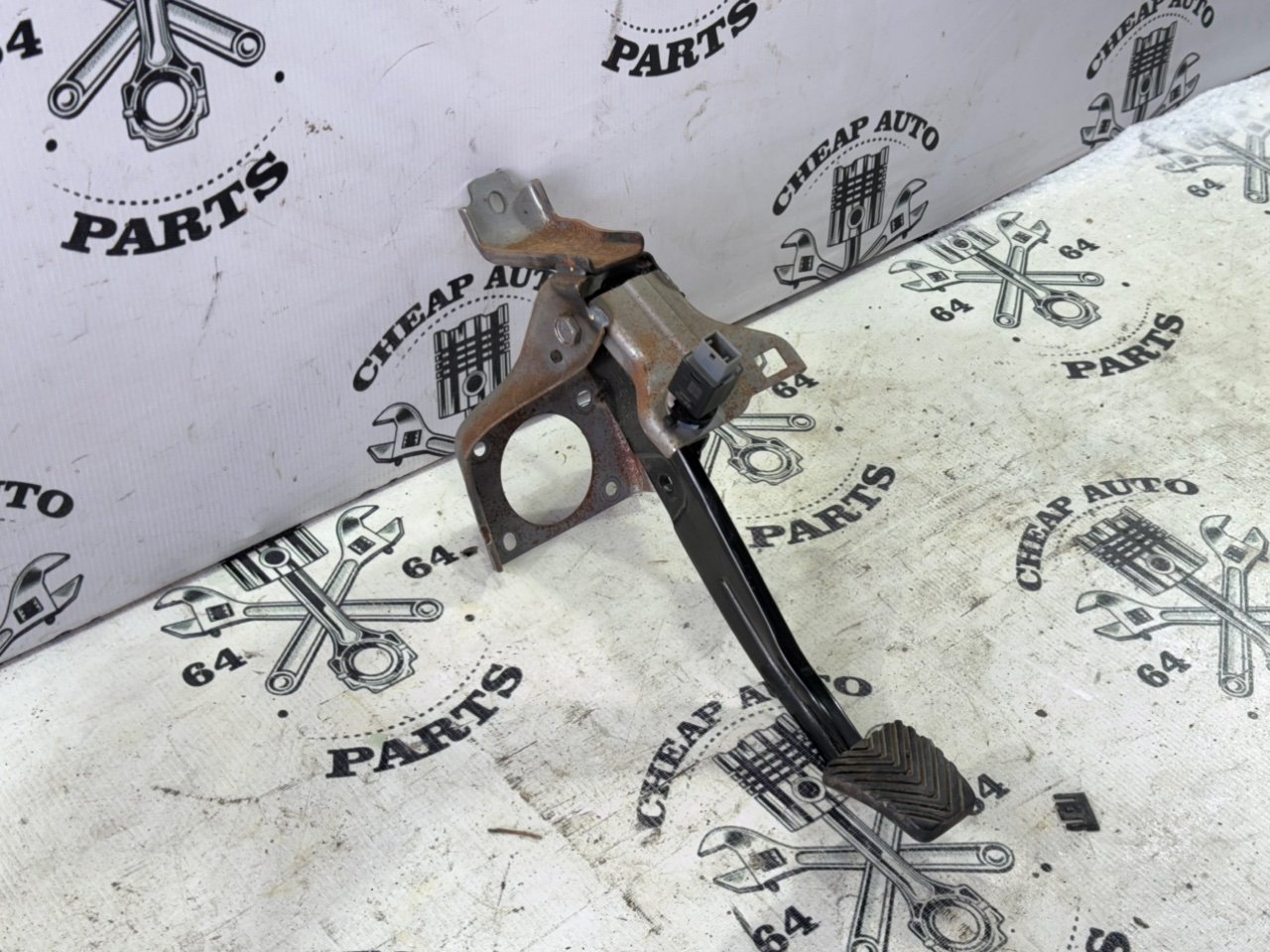 Педаль тормоза - Фото 4