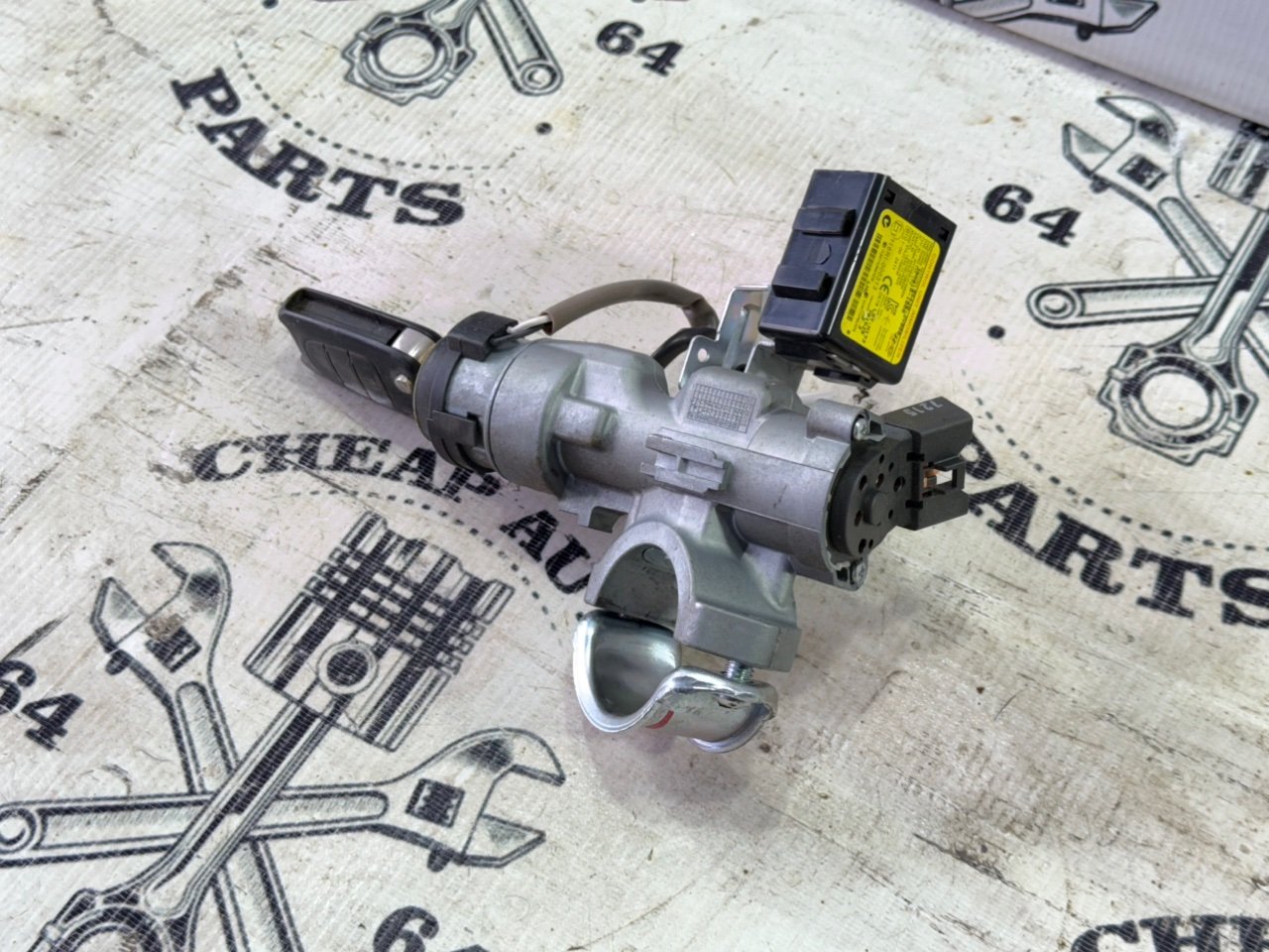 Замок зажигания с ключом