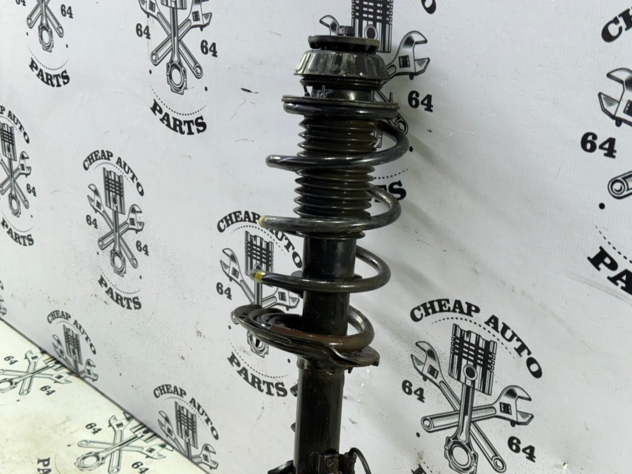 Стойка амортизатора - Фото 1