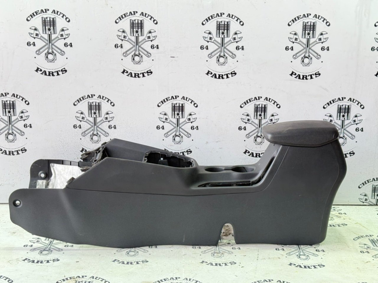 Центральная консоль с подлокотником - Фото 3