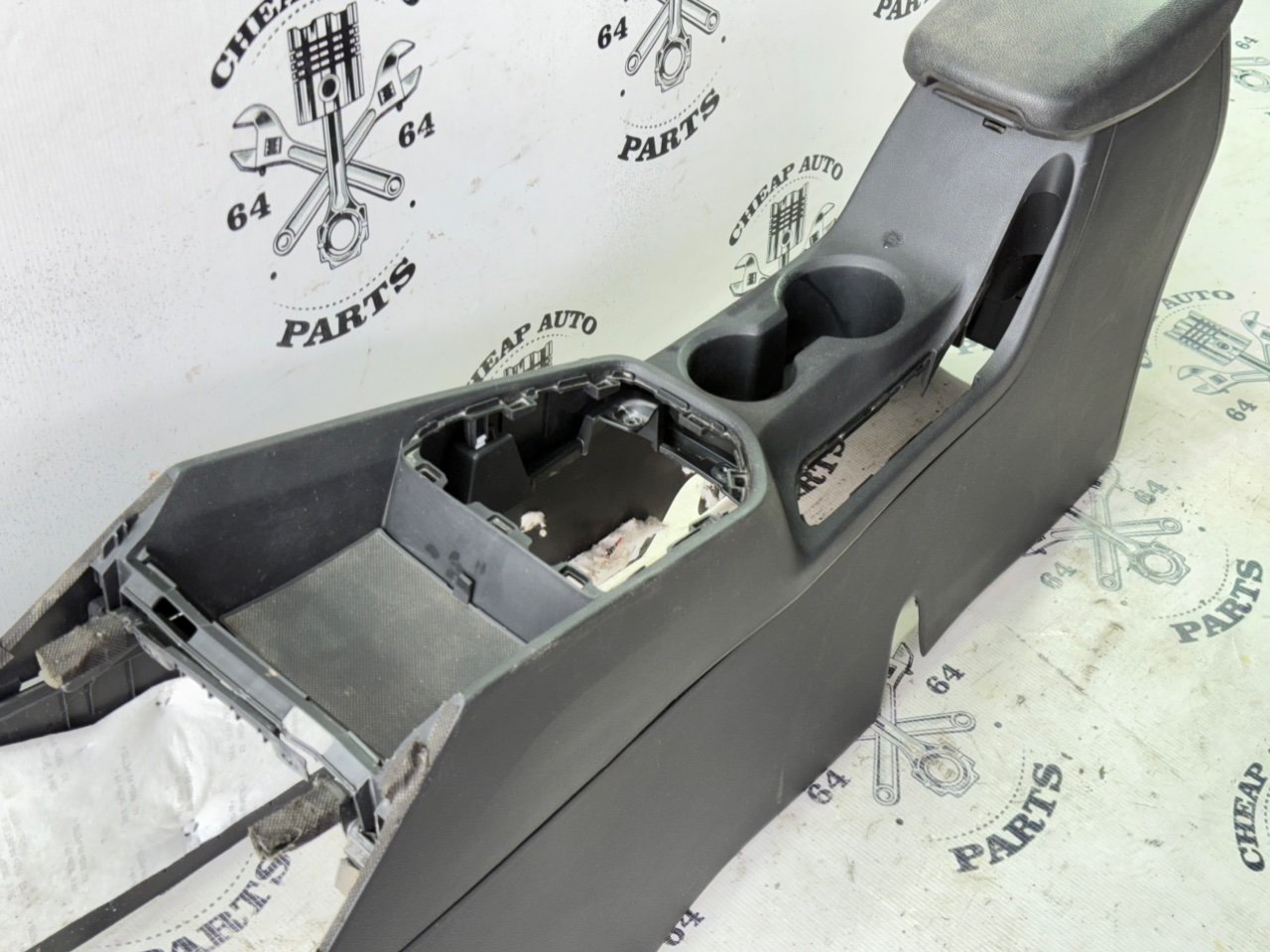 Центральная консоль с подлокотником - Фото 7