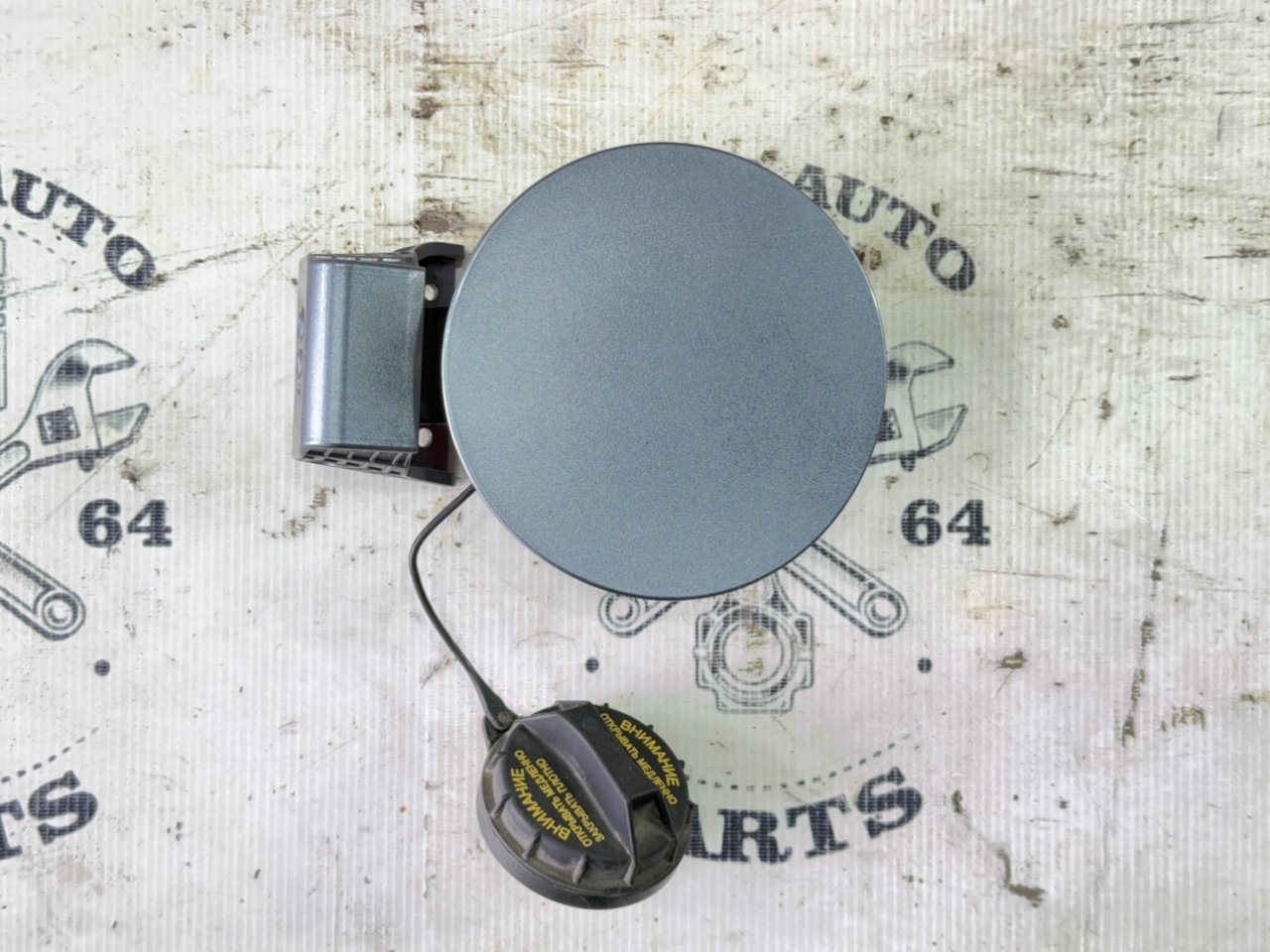 Лючок бензобака - Фото 1