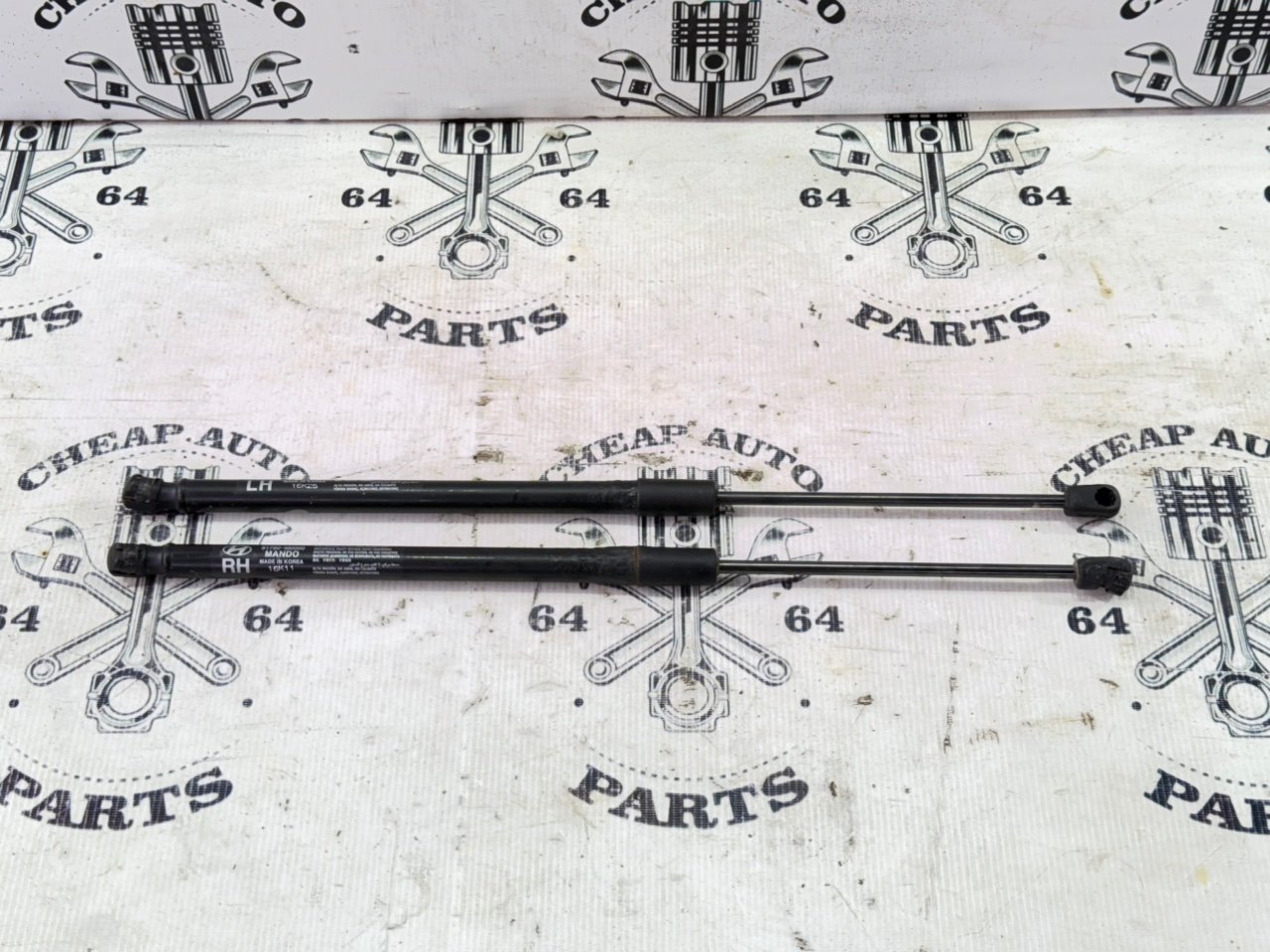 Амортизатор двери багажника - Фото 1