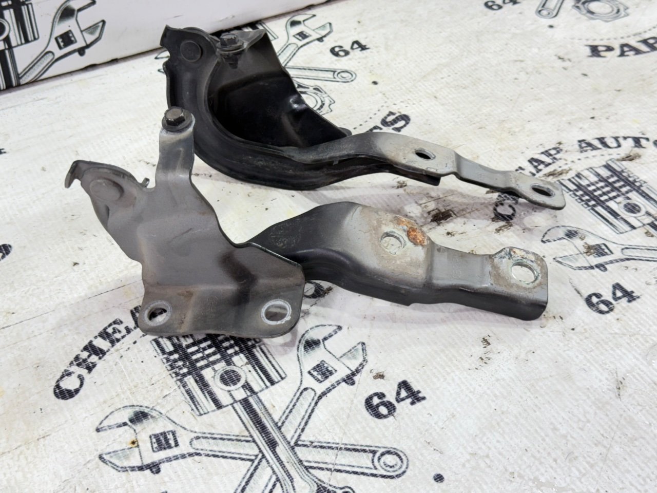 Петли капота - Фото 1