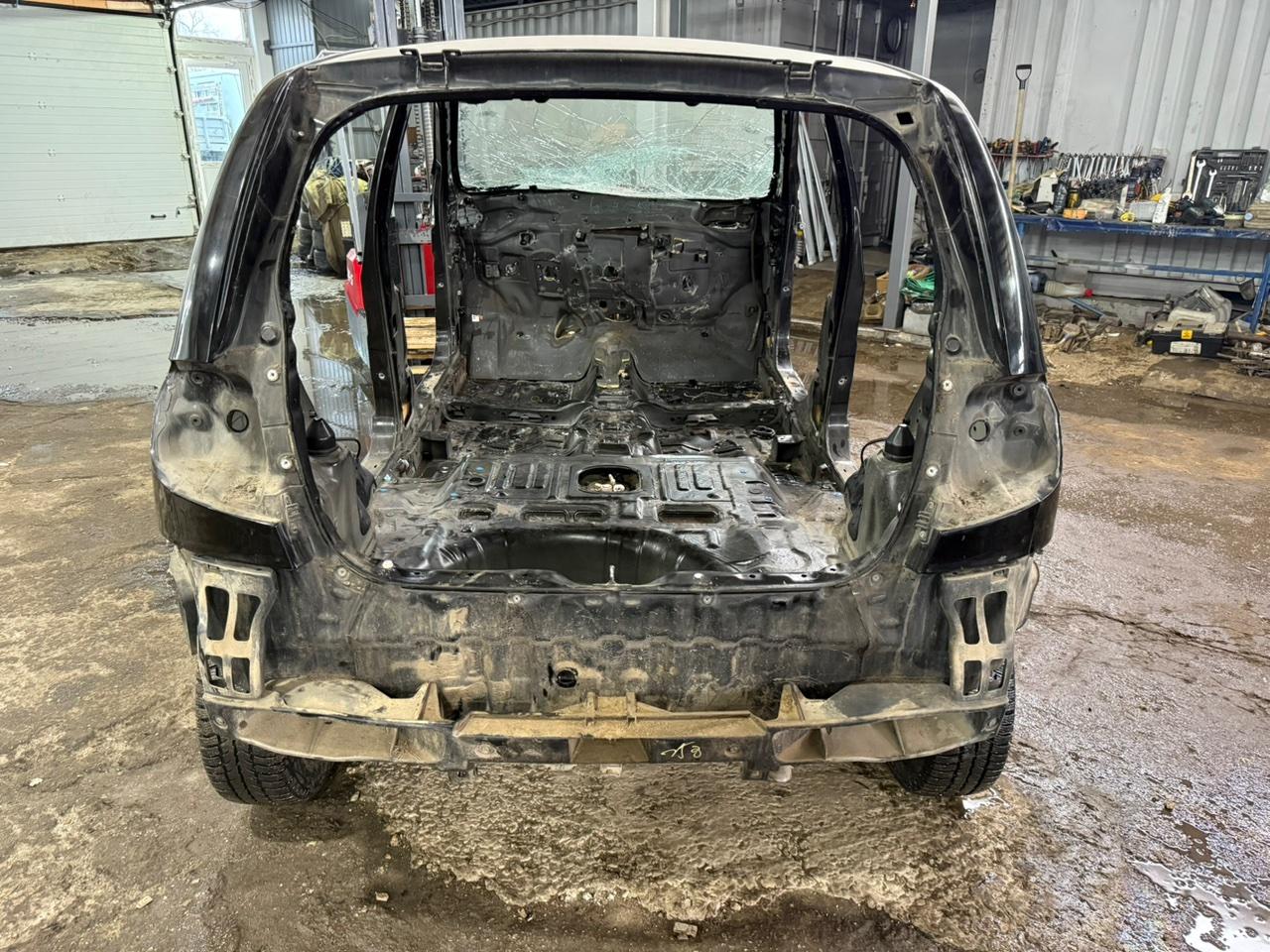 Задняя панель кузова - Фото 5