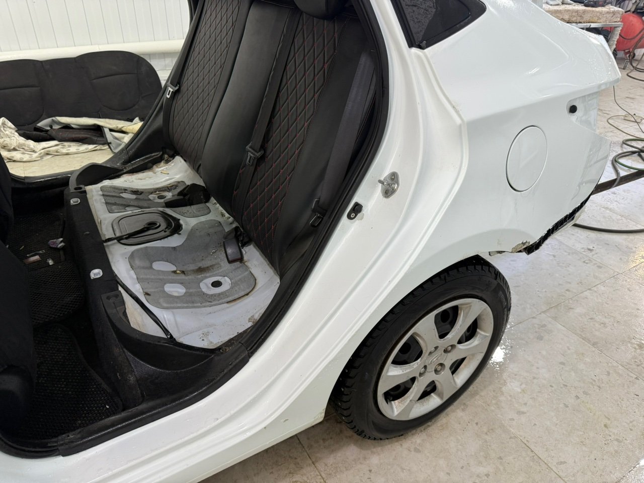 Задняя панель кузова - Фото 1