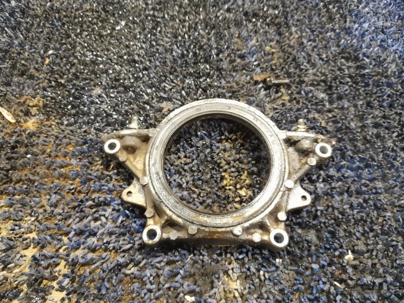 Запчасть крышка коленвала Honda CIVIC SHUTTLE 1995 EF5 ZC 11301-P00-T00 Б/У Крышка коленвала Honda CIVIC SHUTTLE 1995 EF5 ZC 11301-P00-T00 Б/У