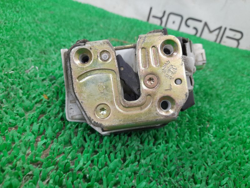 Замок двери задний левый BLUEBIRD 1997 ENU14 SR18DE Замок двери задний левый BLUEBIRD 1997 ENU14 SR18DE