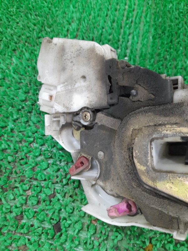 Замок двери задний левый NISSAN BLUEBIRD ENU14 SR18DE Замок двери задний левый NISSAN BLUEBIRD ENU14 SR18DE