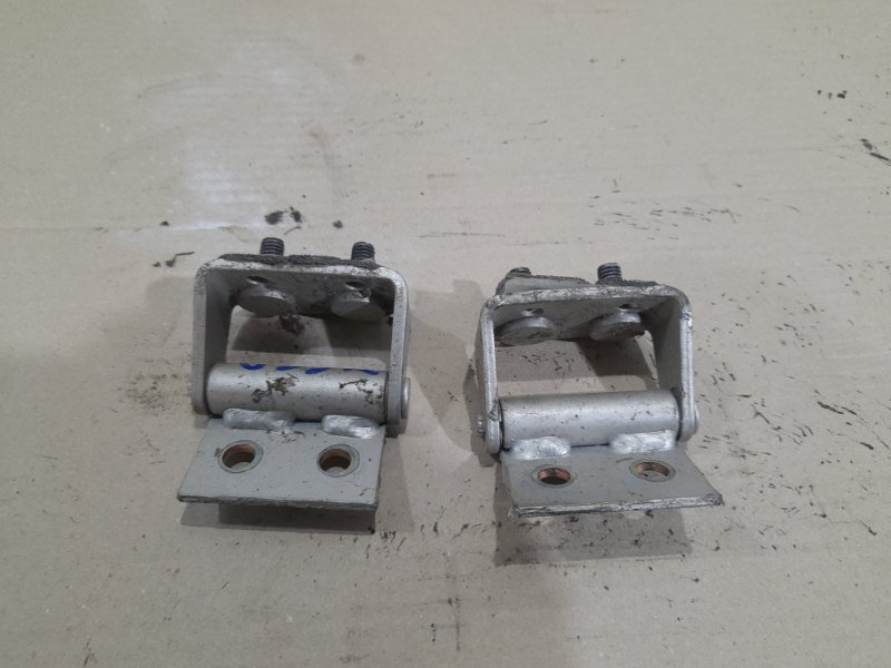 Петли двери задние MAZDA Bongo Friendee 1999 SGLR WLT S05B-62-210A Б/У