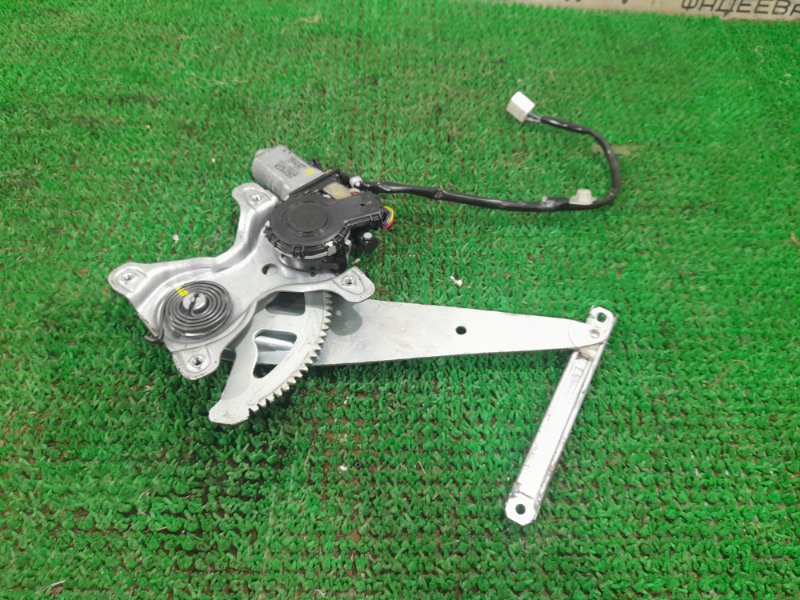 Стеклоподъемник задний правый TOYOTA ARISTO 2000 JZS160 2JZ-GE 69803-30240 контрактная