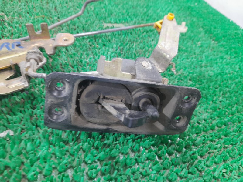 Замок двери задний правый NISSAN Prairie HNM11 KA24E Замок двери задний правый NISSAN Prairie HNM11 KA24E