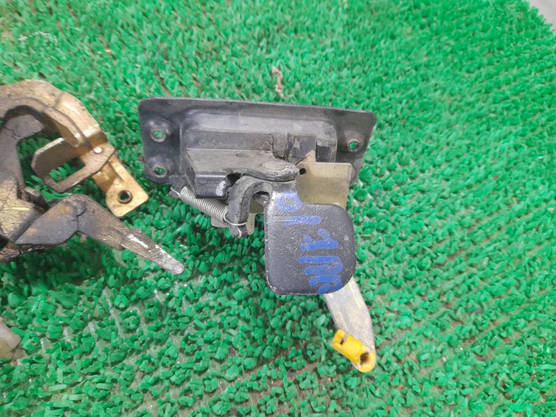 Замок двери задний правый Prairie 1993 HNM11 KA24E Замок двери задний правый Prairie 1993 HNM11 KA24E