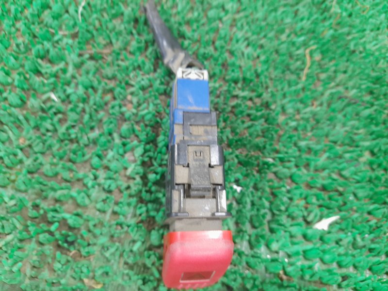 Кнопка аварийной сигнализации Honda LOGO GA3 D13B Кнопка аварийной сигнализации Honda LOGO GA3 D13B