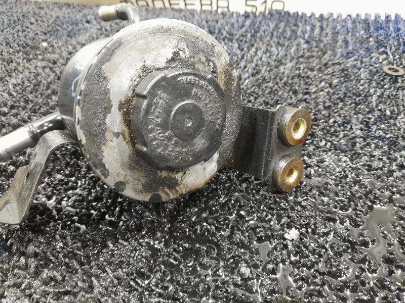 Бачок гидроусилителя Prairie 1993 HNM11 KA24E Бачок гидроусилителя Prairie 1993 HNM11 KA24E