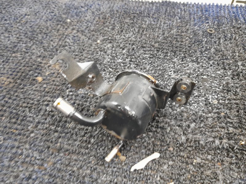 Бачок гидроусилителя Prairie 1993 HNM11 KA24E Бачок гидроусилителя Prairie 1993 HNM11 KA24E