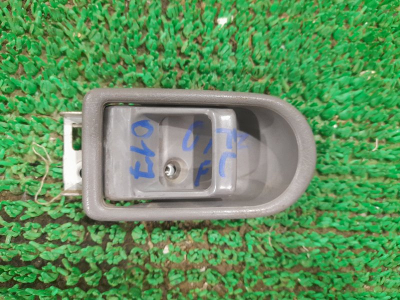 Ручка двери внутренняя передняя левая Prairie 1993 HNM11 KA24E Ручка двери внутренняя передняя левая Prairie 1993 HNM11 KA24E