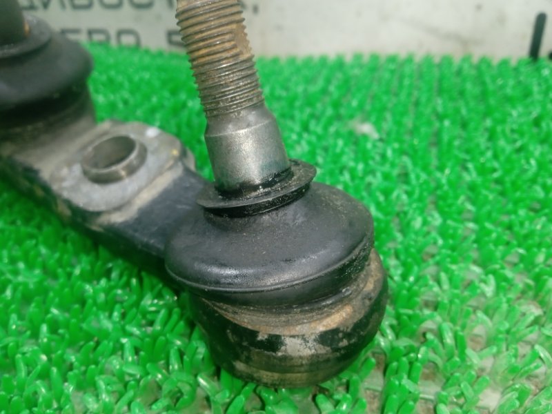 Шаровая опора правая TOYOTA CROWN GRS182 3GR-FSE