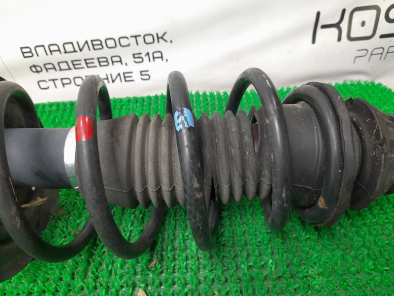 Стойка правая передняя для TOYOTA Aqua NHP10 1NZ-FXE, 48510-52G60 4 ракурс Стойка правая передняя для TOYOTA Aqua NHP10 1NZ-FXE, 48510-52G60 4 ракурс