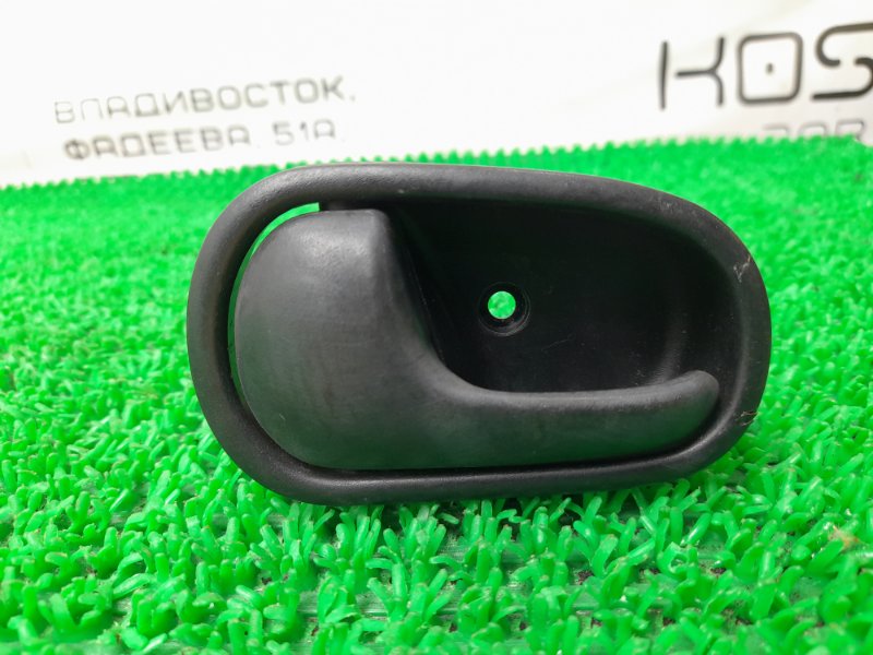 Ручка двери внутренняя передняя левая MAZDA Demio 1996 DW3W B3-ME D06159330B контрактная