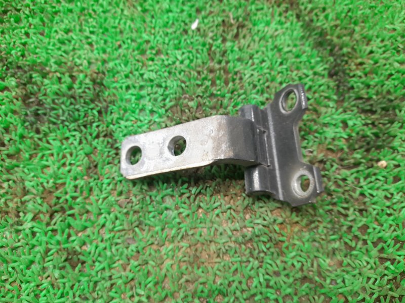 Петля двери нижняя передняя левая TOYOTA CROWN 2002 JZS171 1JZ-FSE 68730-30150 контрактная