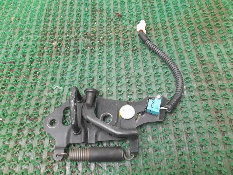 Замок багажника Lexus GS450h 2006 GWS191 2GR-FSE 64620-50020 контрактная