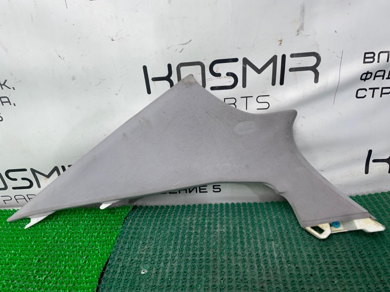 Накладка на стойку кузова задняя левая Lexus GS430 2005 UZS190 3UZ-FE 62472-30450-B0 контрактная