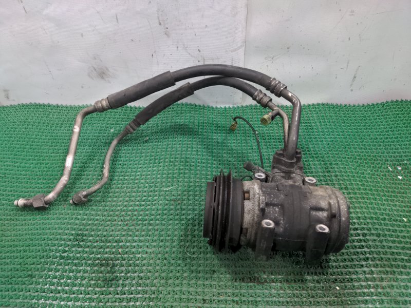 Компрессор кондиционера MITSUBISHI Delica 1995 P25W 4D56 MR175655 контрактная