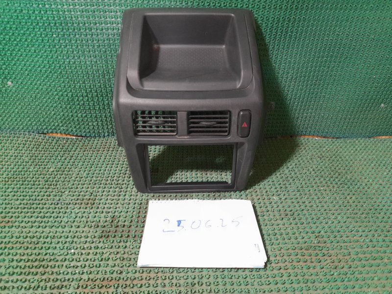 Консоль центральная PAJERO MINI 2005 H58A 4A30