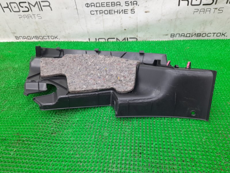 Накладка на стойку кузова задняя левая TOYOTA Harrier GSU30W 2GR-FE Накладка на стойку кузова задняя левая TOYOTA Harrier GSU30W 2GR-FE