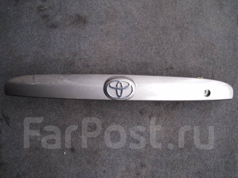 Накладка крышки багажника Toyota Voltz ZZE136 1ZZFE задняя