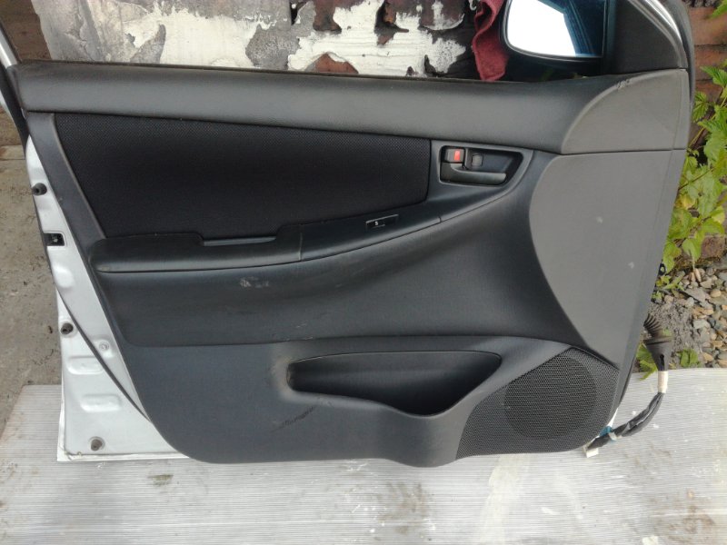 Обшивка двери Toyota Allex NZE121 1NZFE передняя левая