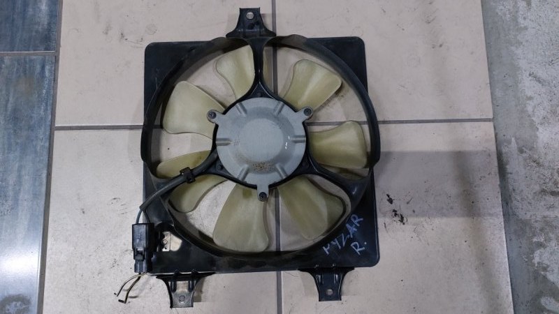 Вентилятор радиатора Daihatsu Pyzar G303G HEEG правый