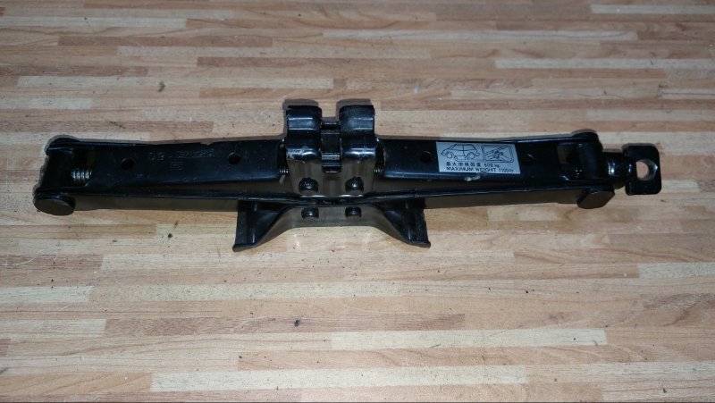 Поддомкратник Mitsubishi Bravo U42V 4G15