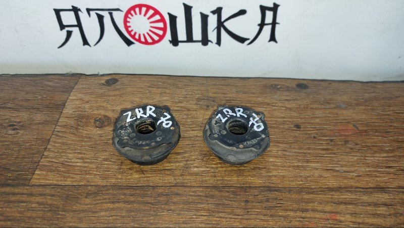 Подушка радиатора Toyota Avensis Verso ACM21 2AZFE