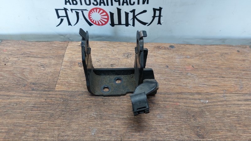 Кронштейн Toyota Corolla Axio NZE161 1NZFE левый