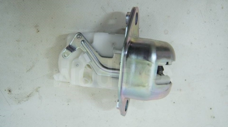 Замок крышки багажника Subaru Exiga YA4 EJ255