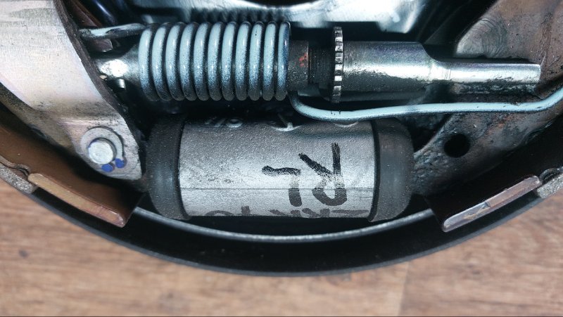 Тормозной цилиндр Toyota Allion ZRT261 1NRFE задний