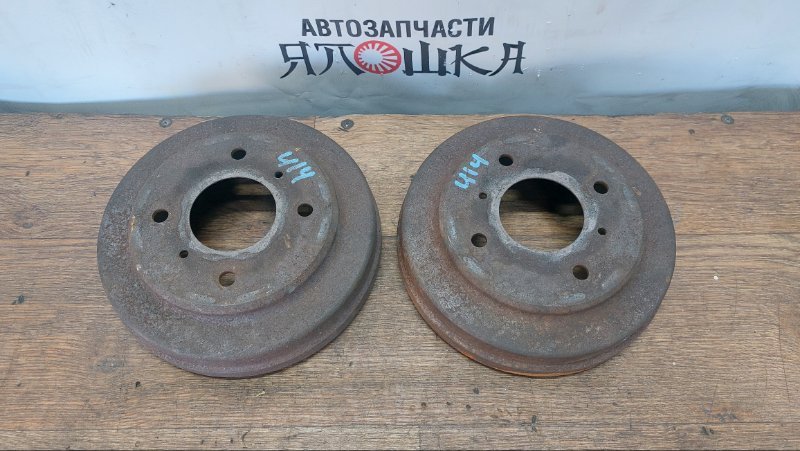 Тормозной барабан Nissan Bluebird ENU12 CA16S задний