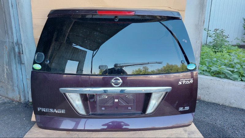 Дверь багажника Nissan Presage PNU31 QR25DE задняя