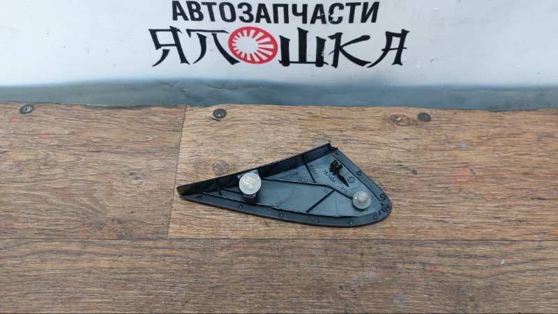 Уголок зеркала Toyota Allex NZE121 1NZFE передний правый