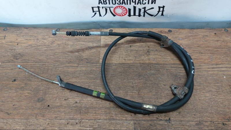 Тросик ручника Toyota Vista Ardeo SV50 3SFSE задний левый