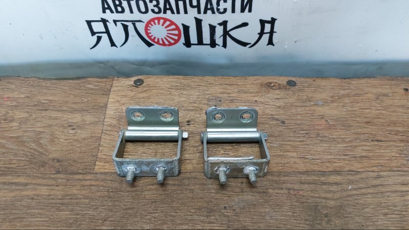 Петля крышки багажника Nissan Dualis J10 MR20DE