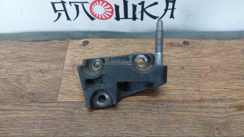 Кронштейн Toyota Hs250H ANF10 2AZFXE правый