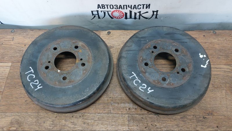 Тормозной барабан Nissan Bassara JHU30 QR20DE задний