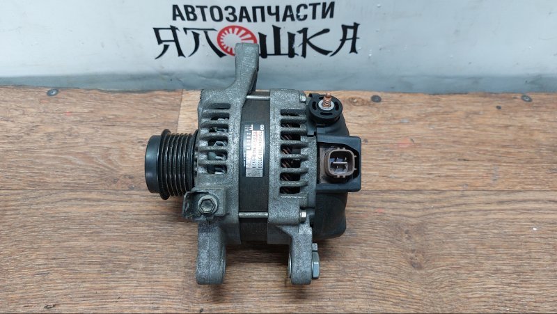 Генератор Toyota Noah ZRR70 3ZRFAE (б/у)