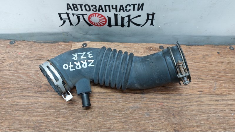 Гофра воздушного фильтра Toyota Noah ZRR70 3ZRFAE (б/у)