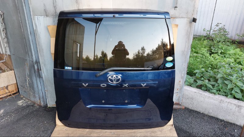 Дверь багажника Toyota Voxy ZRR70 3ZRFAE (б/у)