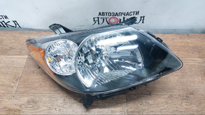 Фара Toyota Voltz ZZE138 2ZZGE 2002 передняя правая